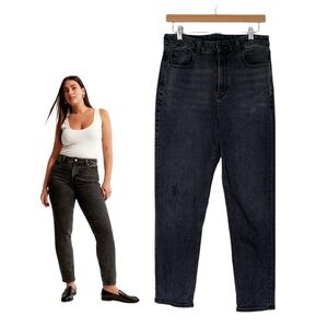 American Eagle Curve Love High Rise Mom Jean Weathered Black Size 8